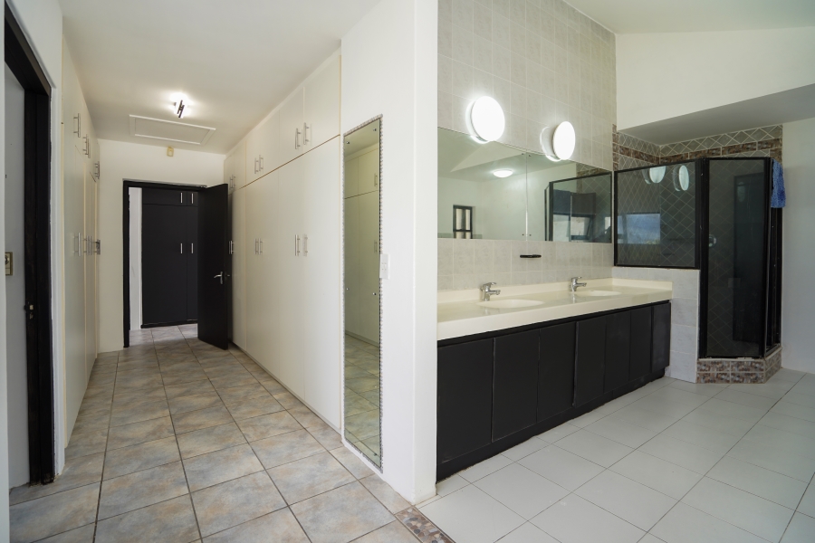 Commercial Property for Sale in Van Riebeeckstrand Western Cape